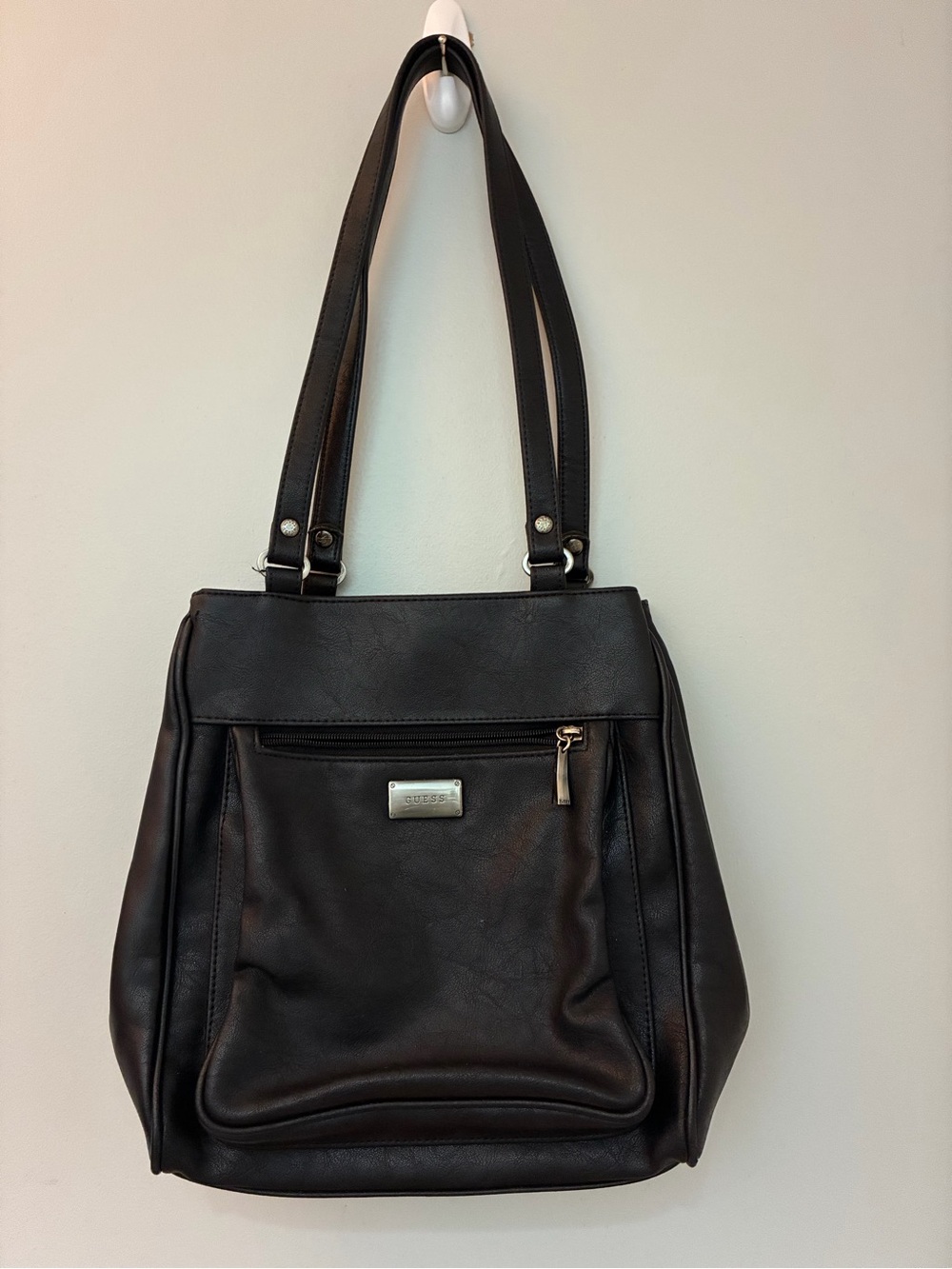 Vintage Guess Black Shoulder Bag with Front Zip Pocket